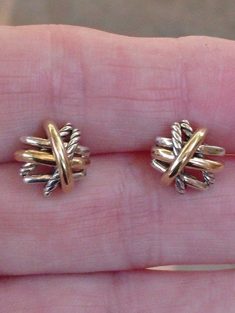 Current Item David Yurman Crossover Stud Earrings - 18K/925 - DY Backs-Pouch-Box